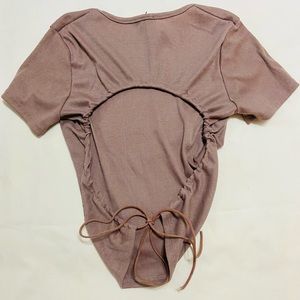 Back action tie crop top mocha